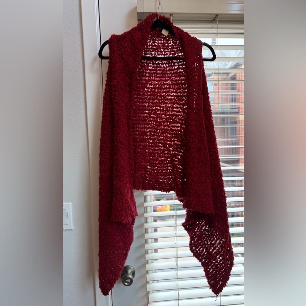 Chelsea & Violet Burgundy Open-Front Cardigan